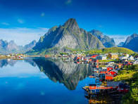 LOFOTEN:  L’AURORA BOREALE TRA I FIORDI